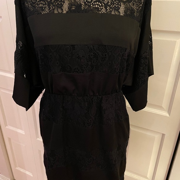 Dress - Picture 3 of 4